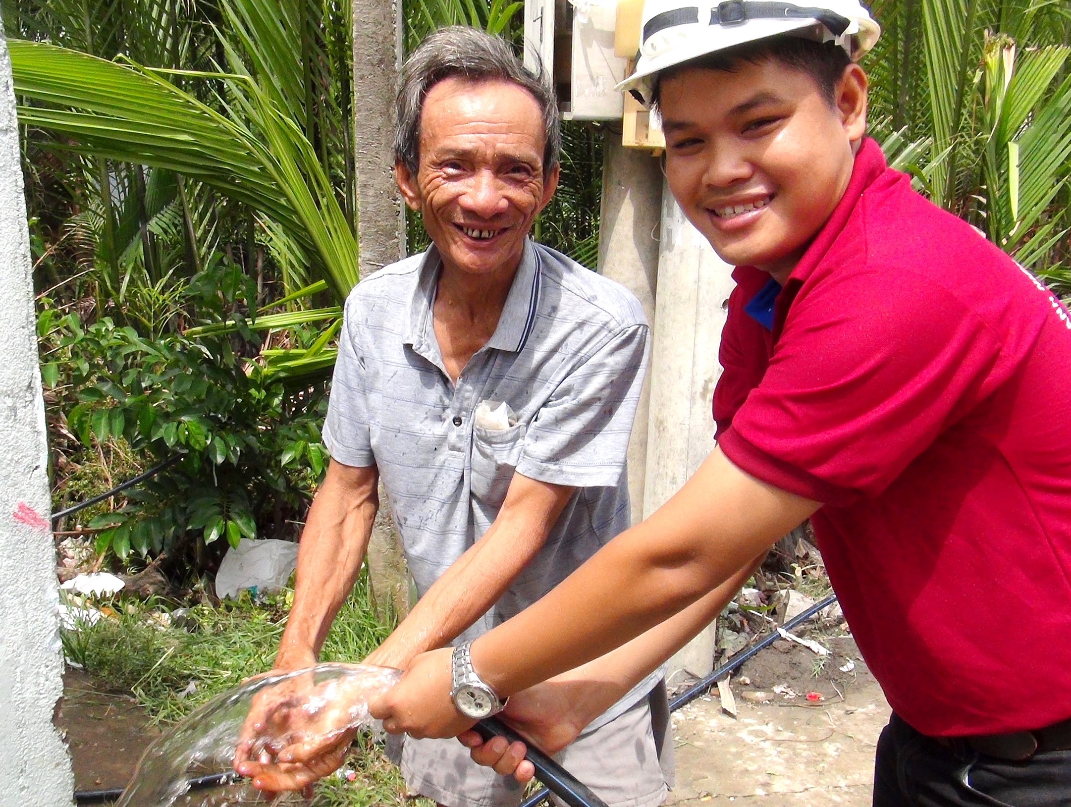 Hộ nghèo, cận nghèo trên địa bàn TPHCM sẽ được miễn, giảm tiền nước trong 6 tháng