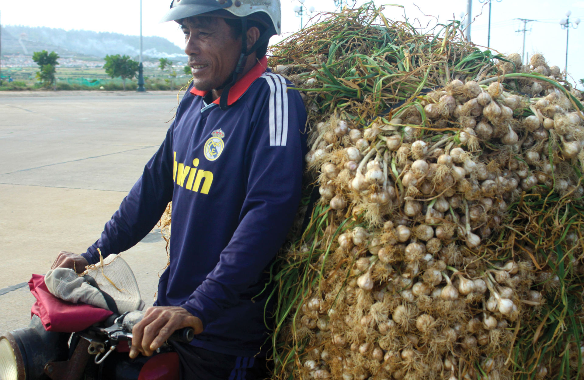 Độc đáo phiên chợ tỏi ảnh 4