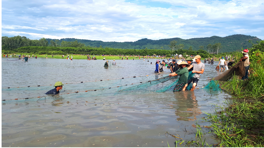 Độc đáo lễ hội đánh cá Đồng Hoa ảnh 15