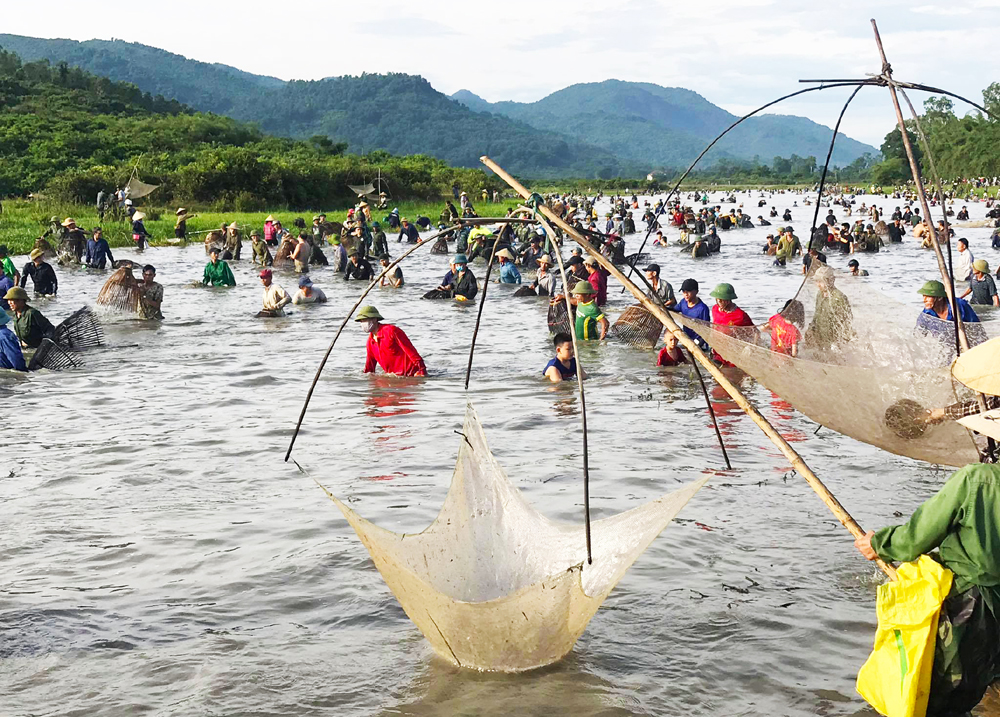 Độc đáo lễ hội đánh cá Đồng Hoa ảnh 23