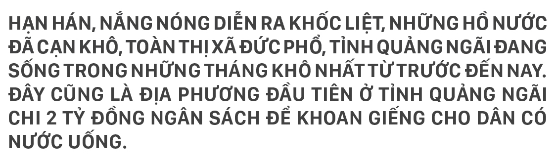 Quảng Ngãi: Khô cháy đồng, dân xách thùng mua từng giọt nước ảnh 1
