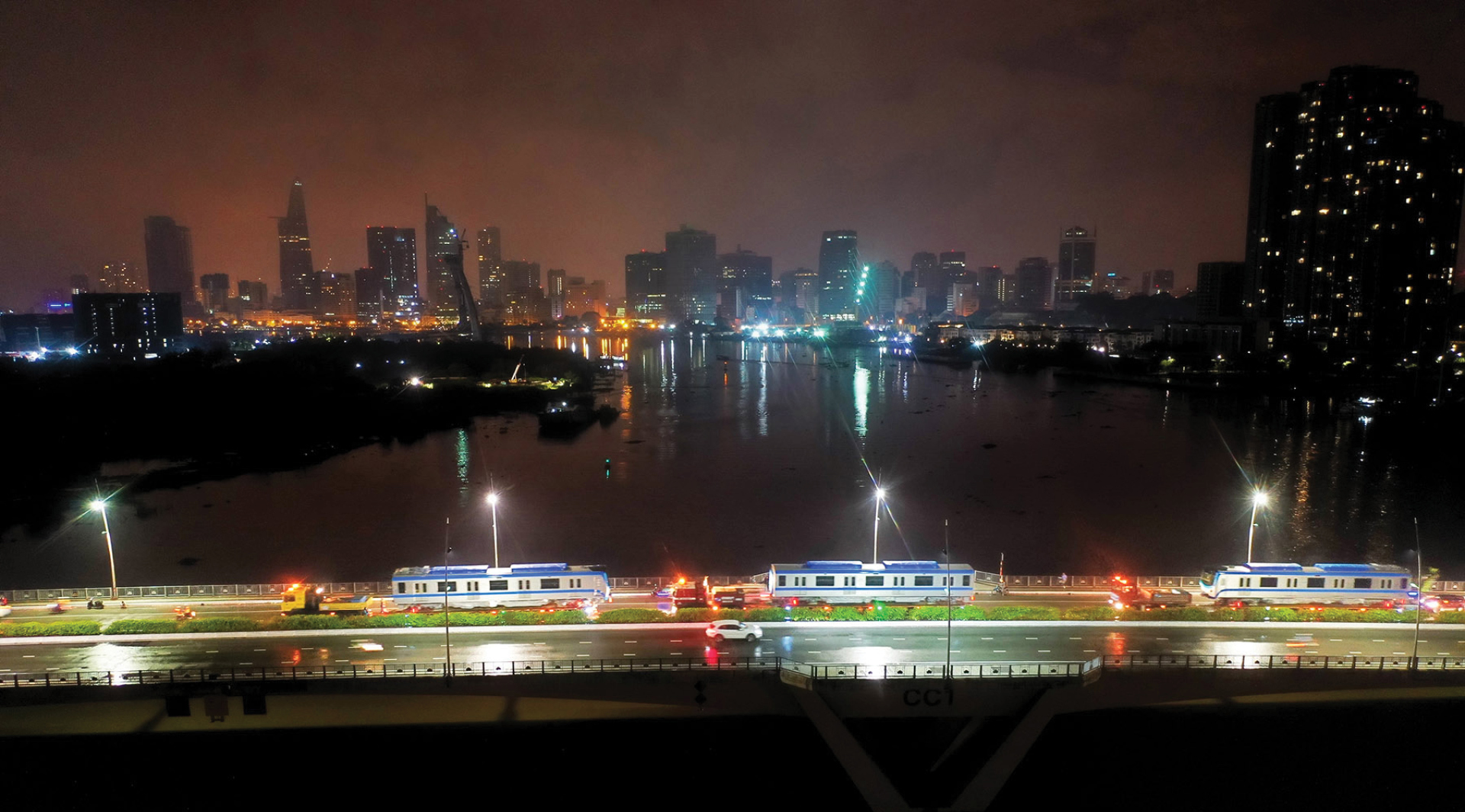 Toàn cảnh hành trình 3 toa tàu metro số 1 về TPHCM ảnh 10