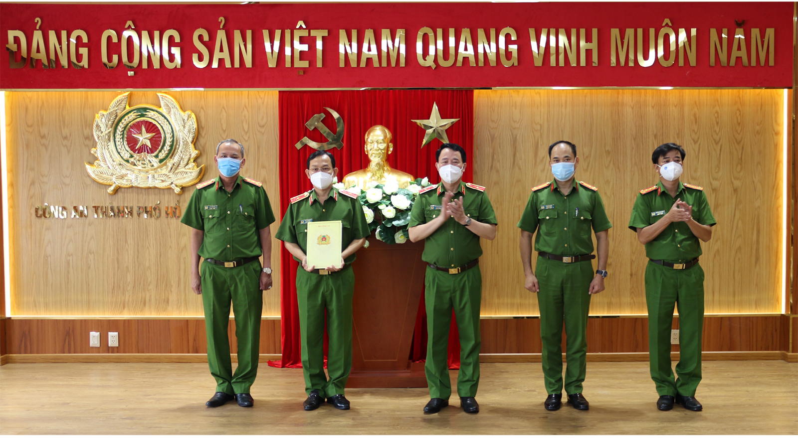 Xứng đáng với niềm tin yêu của nhân dân ảnh 20