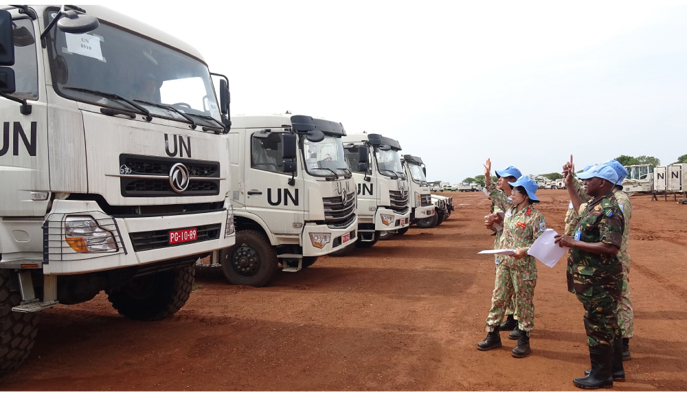 Dàn xe 'khủng' của Đội công binh số 1 Việt Nam lăn bánh tại phái bộ UNISFA ảnh 6