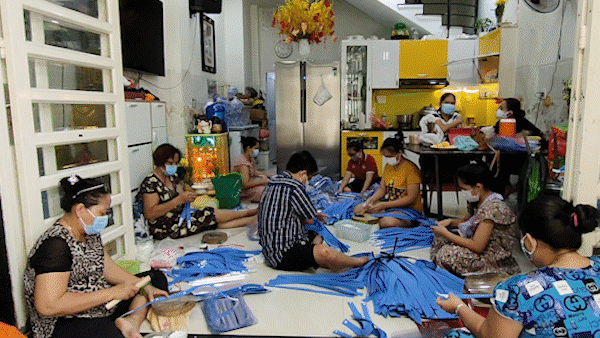 Saigoneers lend each other helping hands amidst Covid-19