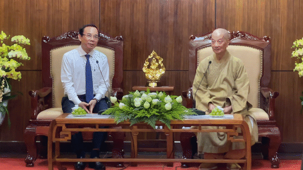 HCMC Party Chief congratulates Supreme Patriarch of VBS's Patronage Council