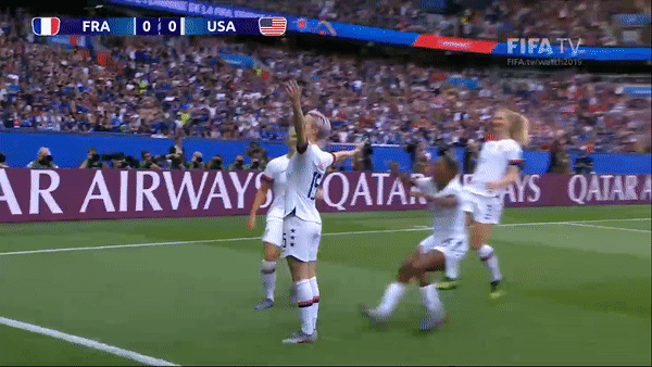World Cup nữ, Pháp - Mỹ 1-2: Megan Rapinoe lập cú đúp giành vé bán kết