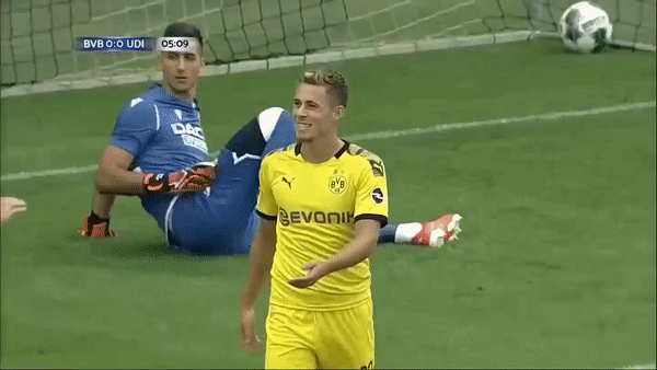 Giao hữu, Dortmund - Udinese 4-1: Hazard, Goetze, Weigl, Brandt lập công, nhẹ nhàng thắng Udinese