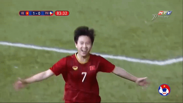 Nữ Việt Nam - Nữ Philippines 2-0: Thái Thị Thảo, Tuyết Dung tỏa sáng, Việt Nam vào chung kết 
