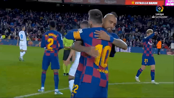 Barcelona - Alaves 4-1: Griezmann, Vidal, Messi, Suarez "'bắn phá", Barca dễ dàng có 3 điểm