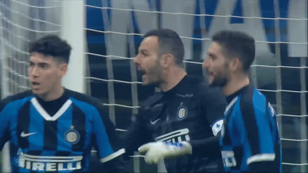 Inter Milan - Atalanta 1-1: Lautaro Martinez mở màn, Gosens gỡ hòa nhưng Handanovic mới xuất sắc