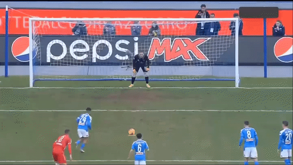 Napoli - Perugia 2-0: Lorenzo Insigne lập công từ cú đúp penalty