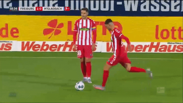 Freiburg - M'gladbach 1-0: Petersen ghi bàn duy nhất, Plea nhận thẻ đỏ rời sân