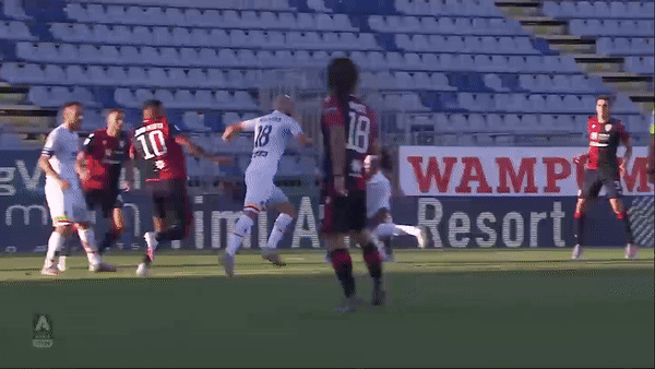 Cagliari - Lecce 0-0: Trận hòa quý giá của Lecce