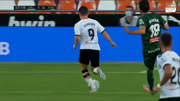 Valencia - Espanyol 1-0: Kevin Gameiro tỉa bóng đẹp mắt, Jaume Costa nhận thẻ đỏ phút bù giờ