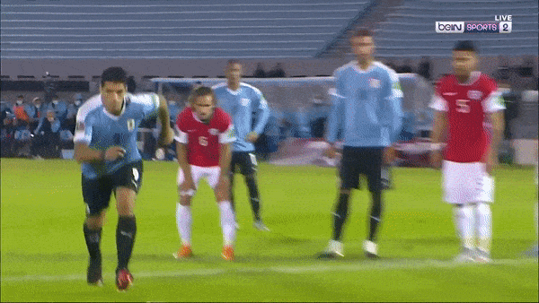 Uruguay - Chile 2-1: Suarez ghi bàn trên chấm 11m, Sanchez gỡ hòa, Gomez kịp lập công phút bù giờ