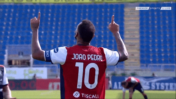 cagliarivscrotone-min1_VESV.gif