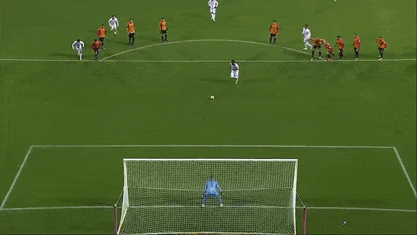 Benevento - AC Milan 0-2: Franck Kessie mở bàn từ chấm penalty, Rafael Leao đòi lại ngôi đầu Serie A của Conte