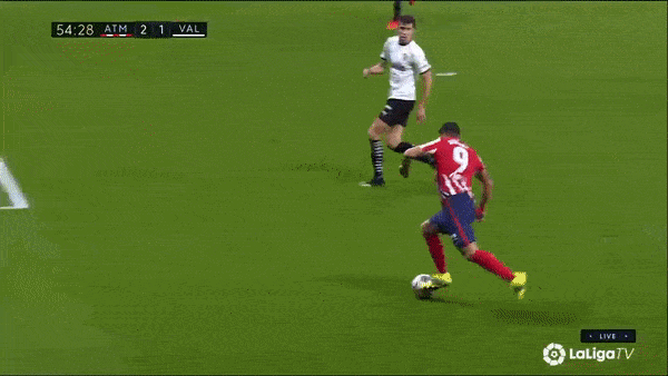 Atletico Madrid - Valencia 3-1: Racic bất ngờ khai bàn nhưng học trò Diego Simeone lần lượt trút giận Felix, Suarez, Correa