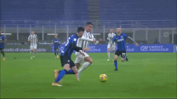 Inter Milan - Juventus 1-2: Martinez hạ Buffon mở bàn, Cristiano Ronaldo trừng phạt sai lầm hàng thủ, HLV Pirlo hạ Conte