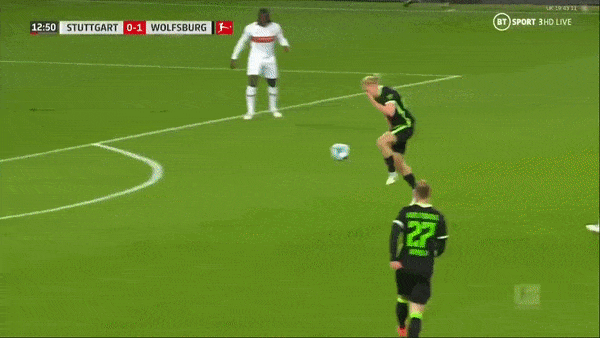 Stuttgart - Wolfsburg 1-3: Schlager khai bàn, Weghorst, Gerhardt ấn định chiến thắng, Castro chỉ rút ngắn tỷ số phút bù giờ