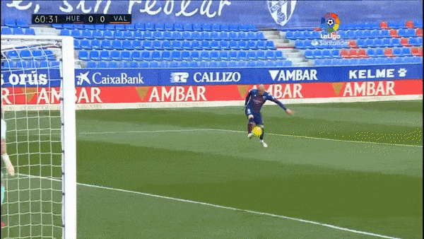 Huesca - Valencia 0-0: Sandro kém duyên, Huesca chia điểm cùng Valencia