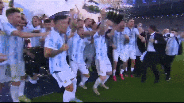 Argentina - Brazil 1-0: Thiago Silva, Neymar mờ nhạt, Di Maria tỏa sáng, Messi và đồng đội nâng cúp vô địch Copa America 2021