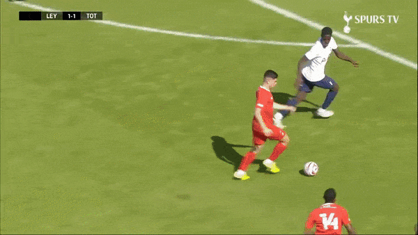 Giao hữu, Leyton Orient - Tottenham 1-1: Dane Scarlett khai bàn, Ruel Sotiriou bất ngờ hạ thủ thành Alfie Whiteman gỡ hòa