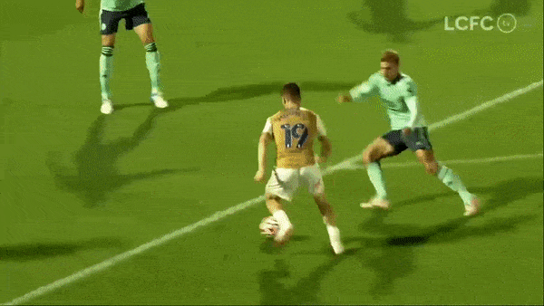Giao hữu, Wycombe Wanderers - Leicester 1-0: Anis Mehmeti bỏ bóng, Daryl Horgan sút căng như trái phá ghi bàn tuyệt đẹp