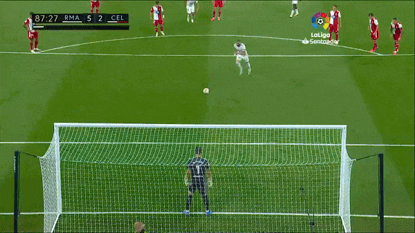Real Madrid vs Celta Vigo 5-2: Benzema chói sáng cú hattrick, Vinicius, Camavinga mở tiệc chiến thắng cho HLV Ancelotti