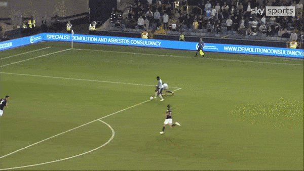 Millwall vs Leicester 0-2: Ademola Lookman mở tỷ số, Kelechi Iheanacho chốt hạ chiến thắng