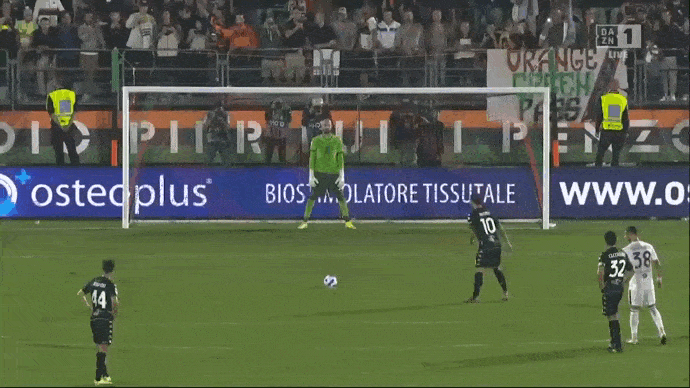 Venezia vs Torino 1-1: Josip Brekalo mở tỷ số, Mattia Aramu gỡ hòa trên chấm penalty, Koffi Djidji phải nhận thẻ đỏ