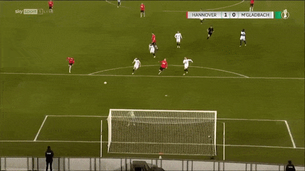 Hannover vs M'gladbach 3-0: Maximilian Beier tỏa sáng cú đúp, Sebastian Kerk lập công trên chấm penalty