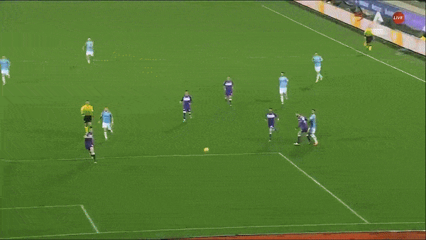 Fiorentina vs Lazio 0-3: Milinkovic-Savic mở bàn, Ciro Immobile lập công, Cristiano Biraghi bất ngờ phản lưới nhà, Lucas Torreira nhận thẻ đỏ