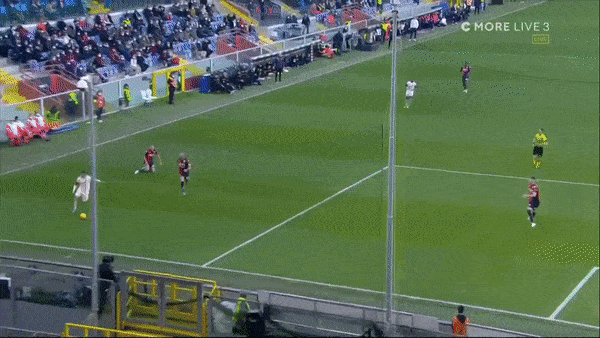 Genoa vs Salernitana 1-1: Mattia Destro đệm bóng cận thành mở bàn, Federico Bonazzoli kịp tỏa sáng phút bù giờ hiệp 1