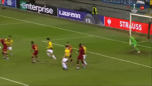 Vitesse vs AS Roma 0-1: Nicolo Zaniolo kiến tạo, Sergio Oliveira tỏa sáng ghi bàn duy nhất, cũng chính Sergio Oliveira phải nhận thẻ đỏ rời sân, HLV Mourinho thắng chật vật