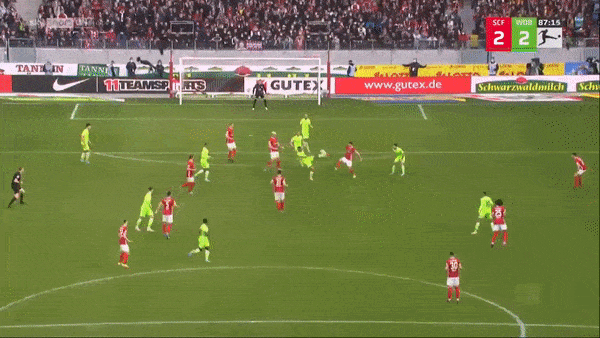 Freiburg vs Wolfsburg 3-2: Vincenzo Grifo tỏa sáng cú đúp, Max Kruse, Maximilian Arnold ngược dòng nhưng Nico Schlotterbeck ấn định chiến thắng