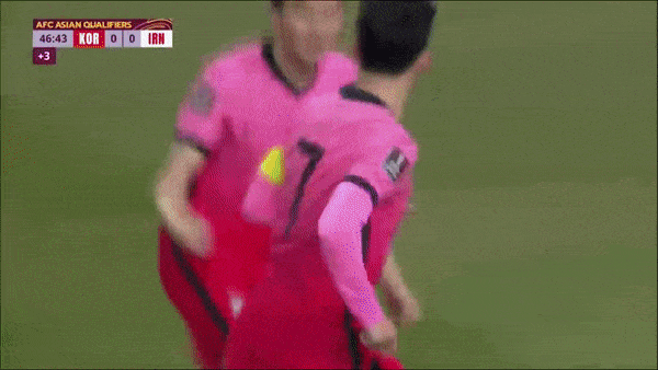 Hàn Quốc vs Iran 2-0: Sao Son Heung Min tỏa sáng mở bàn siêu phẩm sút xa, Kim Young Gwon đệm bóng cận thành chốt hạ chiến thắng, Hàn Quốc dẫn đầu bảng A