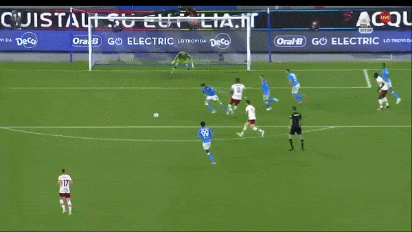 Napoli vs AS Roma 1-1: Lorenzo Insigne mở bàn trên chấm penalty, Daniel Fuzato nhận thẻ đỏ, Stephan El Shaarawy kịp cứu thua HLV Mourinho phút bù giờ