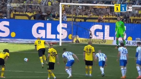 Borussia Dortmund vs Hertha Berlin 2-1: Ishak Belfodil mở bàn trên chấm penalty, Erling Haaland cũng gỡ hòa từ penalty, Youssoufa Moukoko chốt hạ chiến thắng