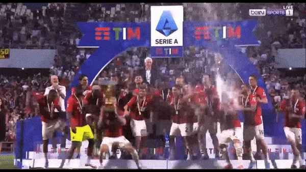 Sassuolo vs AC Milan 0-3: Olivier Giroud tỏa sáng cú đúp, Franck Kessie chốt hạ chiến thắng, AC Milan vượt mặt Inter Milan đăng quang Serie A