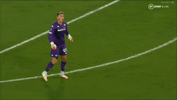 Basaksehir vs Fiorentina 3-0: Serdar Gurler xuất thần cú đúp, Bertrand Traore chốt hạ cơn địa chấn cho Fiorentina, Nanitamo Ikone nhận thẻ đỏ