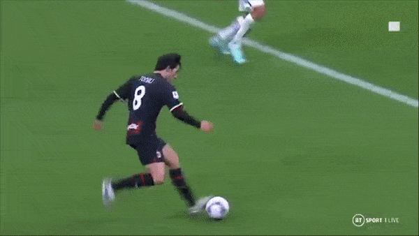 AC Milan vs Spezia 2-1: Theo Hernandez mở tỷ số, Daniel Maldini gỡ hòa, Olivier Giroud chốt hạ chiến thắng và nhận thẻ đỏ