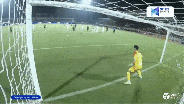 TPHCM vs Đà Nẵng 3-0: Lee Nguyễn mở bàn trên chấm penalty, Samson, Trùm Tỉnh ấn định chiến thắng, “Chiến hạm” cập bến trụ hạng