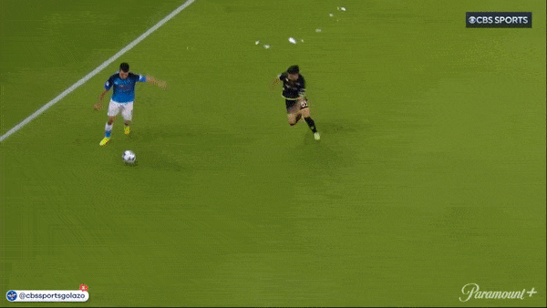 Napoli vs Empoli 2-0: Hirving Lozano mở bàn từ chấm penalty, Sebastiano Luperto bị thẻ đỏ, Piotr Zielinski giúp Napoli củng cố ngôi đầu Serie A