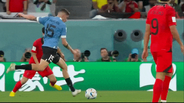 Uruguay vs South Korea 0-0: Valverde sút trúng cột, Luis Suarez tịt ngòi, Son Heung Min cũng chẳng khá hơn, chia điểm kịch tính