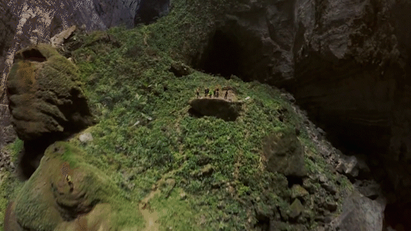 Sơn Đoòng  là hang động tự nhiên kỳ vĩ nhất thế giới
