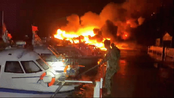 8 tàu du lịch bị cháy trụi khi đang neo đậu tại Hội An