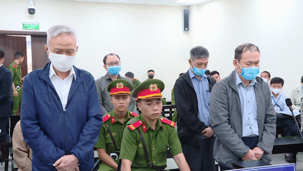 Cựu Thứ trưởng Bộ Y tế Cao Minh Quang nhận 30 tháng tù treo