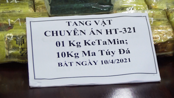 Bắt giữ 2 đối tượng vận chuyển 11kg ma túy